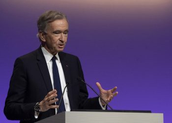 Primo semestre Lvmh, l’utile scende a 5,7 miliardi di euro (-22%). Ricavi a -4%