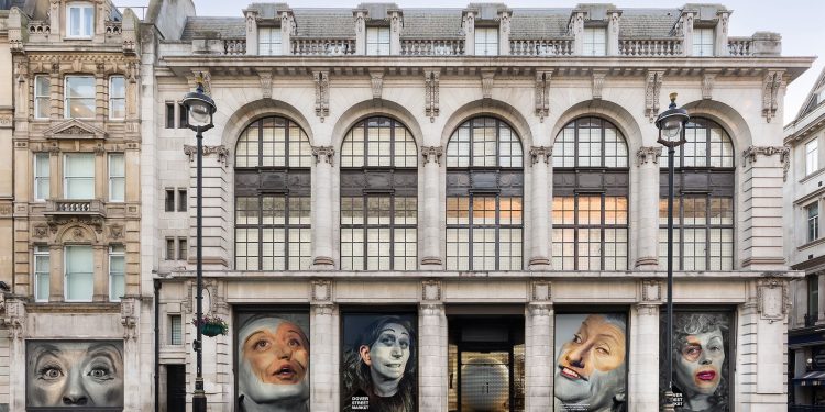 Nuovo progetto fashion per Dover Street Market: lancia la label Dsm