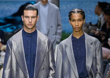 Il Gruppo Armani chiude il 2024 a quota 2,3 miliardi (-6%). Redditività in forte calo