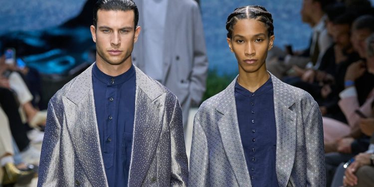 Il Gruppo Armani chiude il 2024 a quota 2,3 miliardi (-6%). Redditività in forte calo