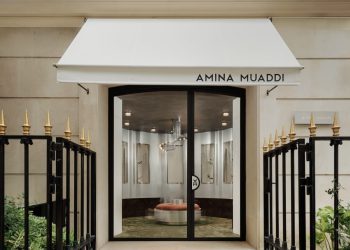 Amina Muaddi debutta nel retail: apre a Parigi il suo primo negozio