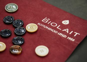 Bottonificio Lenzi celebra 70 anni con il materiale ecologico ‘Le.Biolait’
