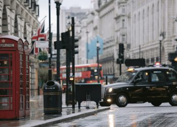 London fashion week, la ripartenza è lontana. Nel calendario mancano i big brand
