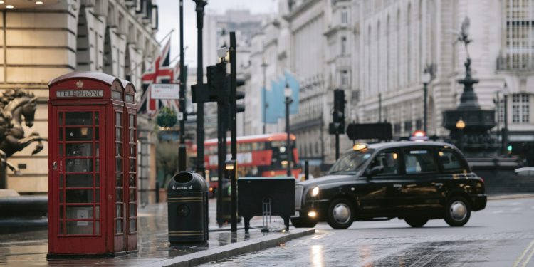 London fashion week, la ripartenza è lontana. Nel calendario mancano i big brand