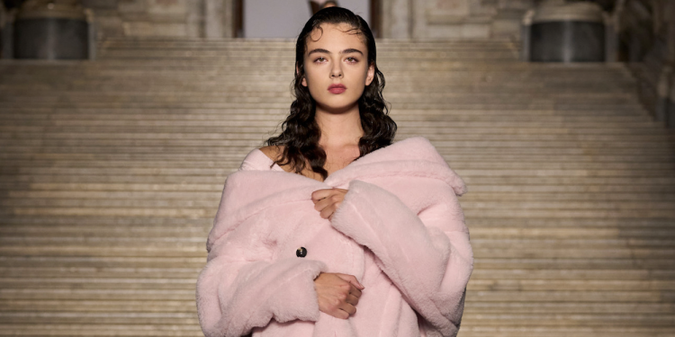 Max Mara, una settantina di lavoratrici si schierano a favore dell’azienda