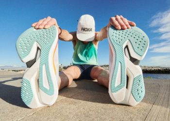 Deckers Brands, fatturato a *965 mln $ nel Q1 (+17%). Ma sospende ancora la guidance