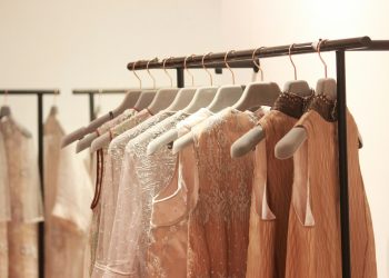 Consumi moda in rialzo a giugno (+3,5%). Ma il semestre è in frenata