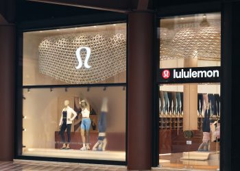 Lululemon arriva in Italia: aperto il primo store sotto la Madonnina