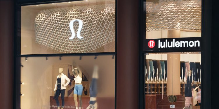 Lululemon arriva in Italia: aperto il primo store sotto la Madonnina