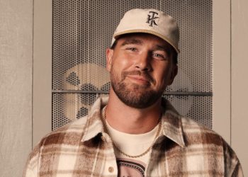 Lo ‘star power’ di Travis Kelce e Taylor Swift fa salire le azioni di American Eagle