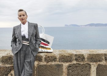 Sharon Stone celebra Alghero negli scatti per Antonio Marras