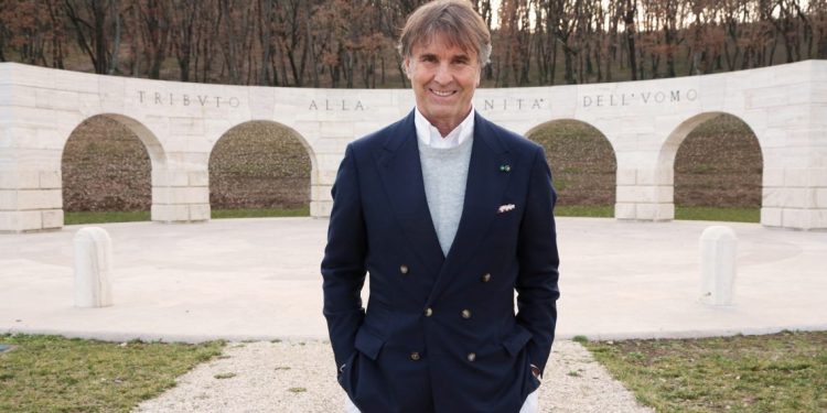 Crollo in Borsa per Cucinelli su accuse di hedge fund (-17%)
