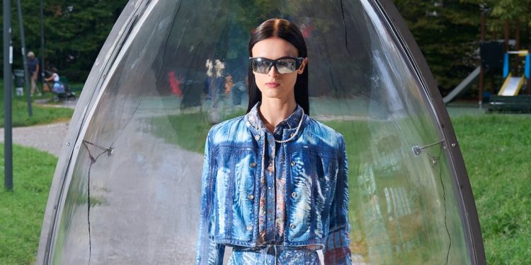Diesel inaugura la Milano fashion week con una caccia alle uova in città