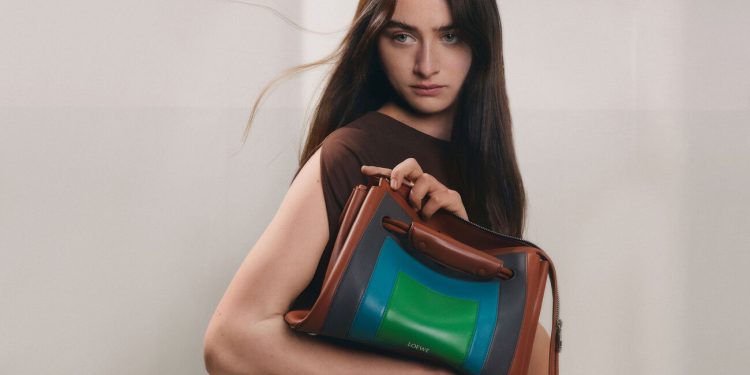 La crescita di Loewe rallenta: ricavi a 885 milioni (+9%) ma utile in calo del 24%