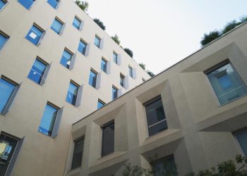 EssilorLuxottica estende la settimana corta. Dal 2026 in un intero stabilimento