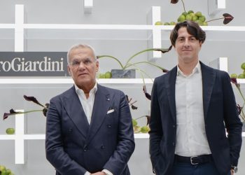 NeroGiardini festeggia 50 anni con il restyling del Palazzo nel Quadrilatero