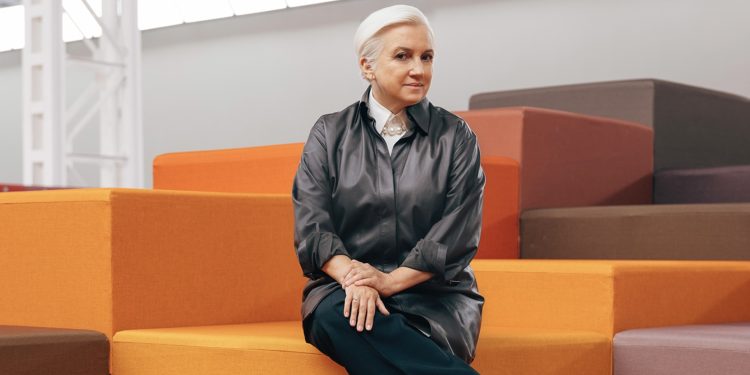 Silvia Venturini Fendi lascia la direzione creativa di Fendi. Sarà presidente onoraria