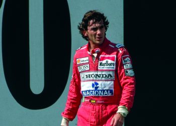 Dal cronometro alla monoposto: Tag Heuer porta la F1 nel cuore di Milano