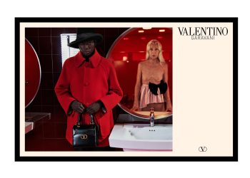 Alessandro Michele torna nei bagni pubblici per la nuova campagna di Valentino