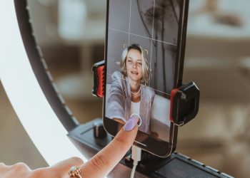 Condé Nast si allea con i creator. L’editoria in crisi rincorre l’hype delle star digitali