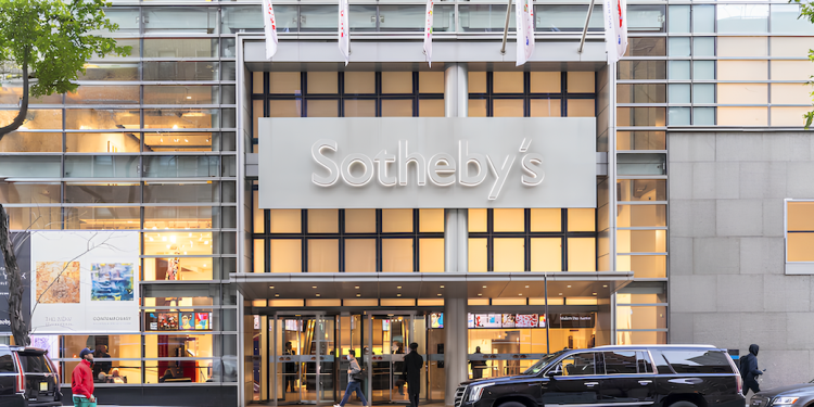 Continua la crisi delle case d’asta. Le commissioni di Sotheby’s crollano del 20% nel 2024