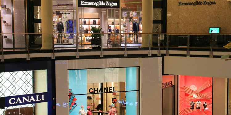 outlet market fashion