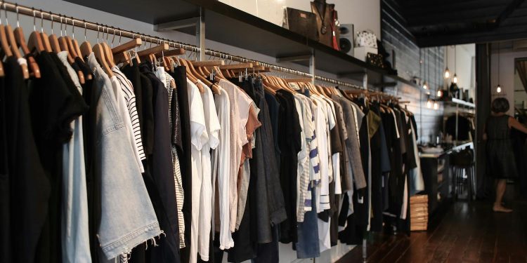 Federmoda, gli incassi pre-saldi estivi calano del 5,6%