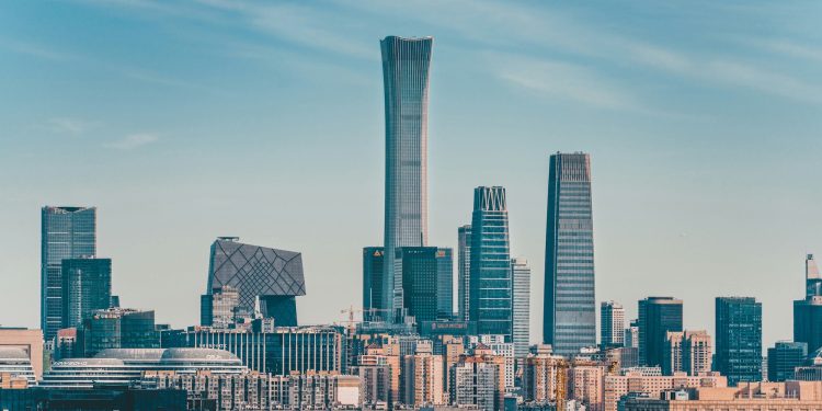 Cina, la spesa media scende del 15%. Verso consumatori più selettivi e boom del second hand