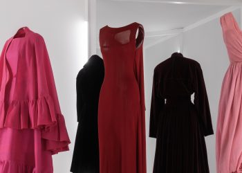 Miti a confronto: Azzedine Alaïa e Cristóbal Balenciaga in mostra