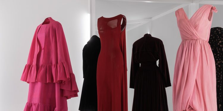 Miti a confronto: Azzedine Alaïa e Cristóbal Balenciaga in mostra