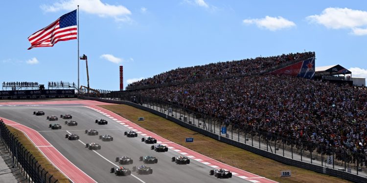 F1, nuovo motore negli Usa: dal 2026 Apple si aggiudica i diritti per 140 milioni di dollari