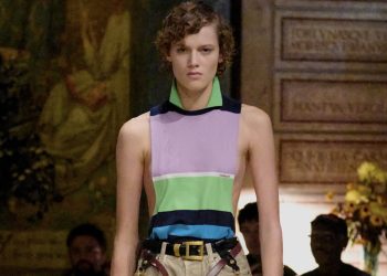 Versace punta in alto. Con Dario Vitale la maison cambia stile e alza il pricing