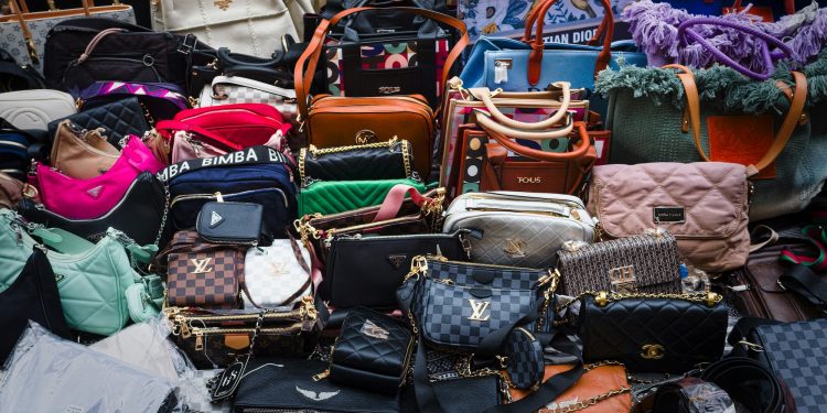 Louis Vuitton, risarcimento “record”: 584 mln $ per un caso di contraffazione negli Usa