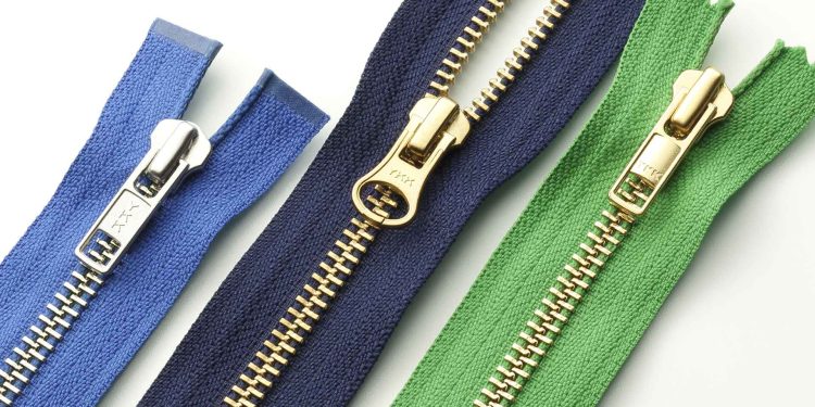 Il colosso giapponese delle cerniere Ykk compra la pratese Bluclad