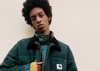 Nuovo incontro stilistico tra Sacai e Carhartt