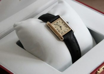 Secondo polso, la Gen Z traina gli acquisti. Cartier diventa marchio simbolo