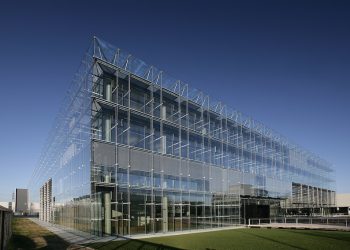 Trimestre debole per Hugo Boss, ma il controllo dei costi fa migliorare l’utile (+7%)