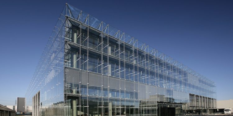 Trimestre debole per Hugo Boss, ma il controllo dei costi fa migliorare l’utile (+7%)