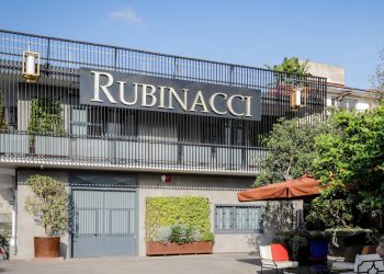 Rubinacci chiude il 2025 a 8 mln, crescita double digit tra archivio e inediti esperimenti retail