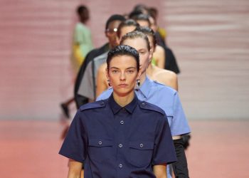 Prada-Versace, il closing dell’operazione è previsto per il 2 dicembre