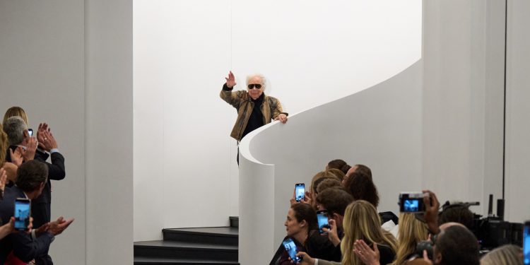 Ralph Lauren corre ancora nel trimestre: ricavi a +17% e utile a +40%