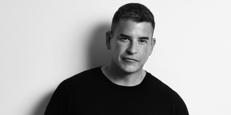 Nuova era per Derek Lam: direzione creativa a Robert Rodriguez
