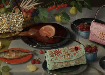 Nove artisti interpretano in chiave digital la borsa ‘DeVain’ di Valentino Garavani