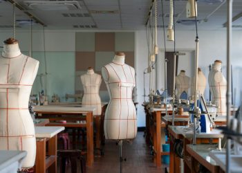 I lavoratori pagano la crisi della moda: a rischio oltre 293 mila posti (-18%)