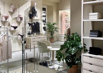Intimissimi entra nel Quadrilatero. Vetrina internazionale con capsule premium