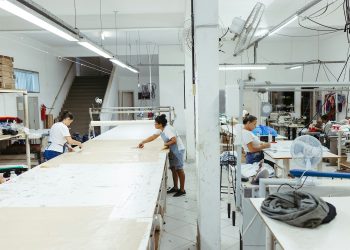 Ancora caporalato nella moda: nel mirino della Procura di Milano altri 13 brand