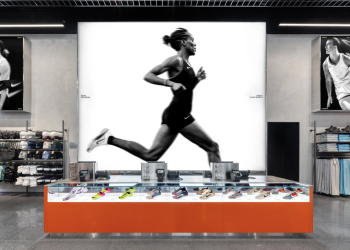 Per Nike la ripresa è lontana. Cina e dazi fanno crollare gli utili (-32%)