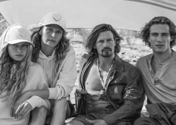 Blauer si affida ancora all’obbiettivo di Bruce Weber