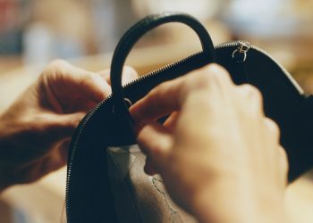 Hermès inaugura in Normandia la sua 13° manifattura di pelletteria