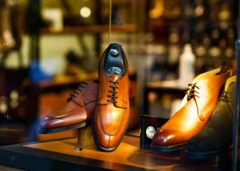 Calzaturiero italiano, nel 2025 il fatturato scende a 12,8 miliardi. Tiene l’export (-1,1%)